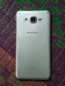 Samsung J7