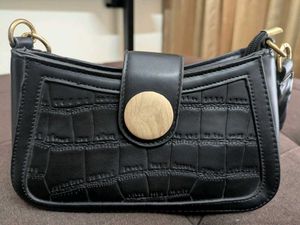 Chic Black Handbag