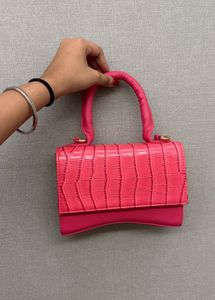 NEW Cutest Pink Handbag From Enmuse