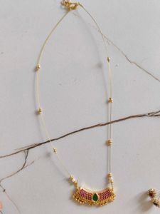 Invisible chain + 3pairs of earing studs