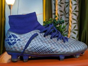 Size "6" NIVIA Oslar Blade 3.0 Football Studs