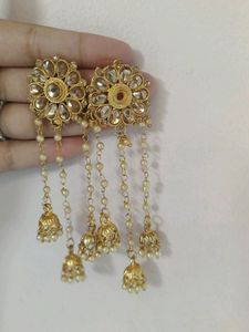 Golden Jhumkas, Prefect With Ethics