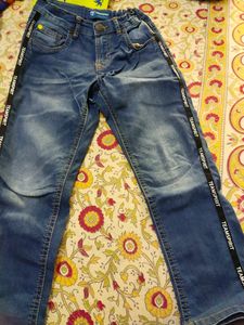 2 Pair Of Denim &amp; 2 Tshirts For Boys Age 5-6