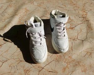 Nike High Court 37