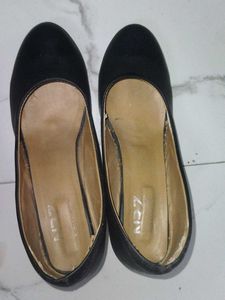 Want someone to buy 2.5 CM Heel