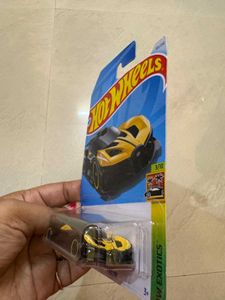 Hot Wheels Porsche &amp; Bugatti Set