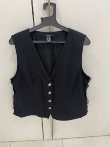 🖤 Edgy Chic Vest Alert! 🖤
