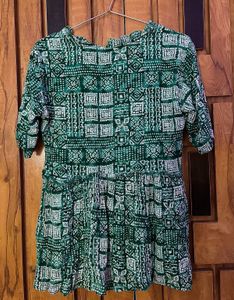 Green Geometric Print Top