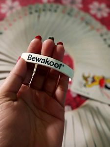 Bewakoof Hand Band