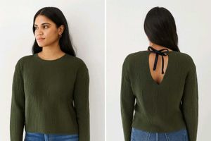 Pullover With Beautiful Knot