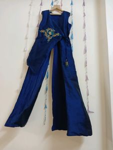 Ethnic Gown With Removable Jacket 💙