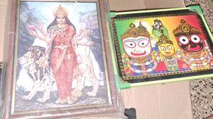 2photos Of God/Godess