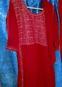 Red Embroideredi Nayra Set