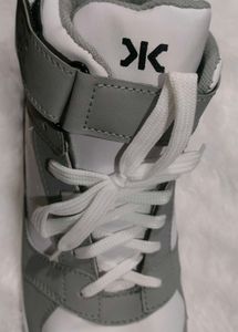 🔥 KILLER Brand New Sneakers 🔥