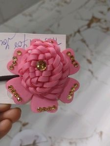 earings with hair rubber.