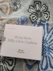 Milk Touch Cushion Foundation Shade 33c