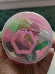 Kores Modelling Clay Bucket With Moulds