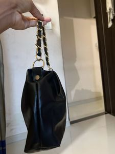 Black Chain Shoulder/sling Bag