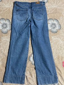 Straight Fit Midrise Jeans