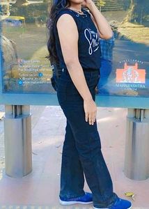 Stylish Black Sleeveless Top