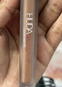 Huda Beauty Liquid Matte Lipstick