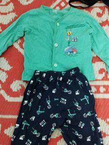 Green Baby Boy Dailu Wear Set... T Shirt With Pant... 6-12 Month Baby.. Unisex Cloth...in Cash 40 Rs...