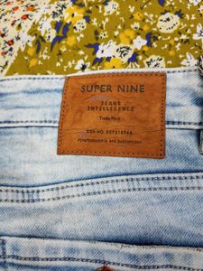 Stylish Light Wash Jeans