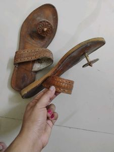 Kolhapuri Chappals