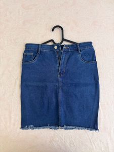 💙Stylish denim skirt in Size S 💙