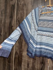 Stylish Blue Patterned Cardigan