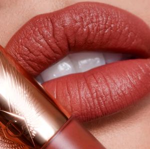 Charlotte Tilbury Airbrush Flawless Lip Blur