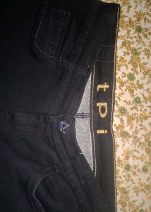 Gender Neutral Skinny Balck Jean