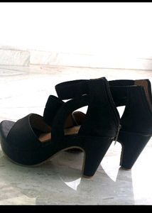 Black Platform Heels With 3pairs Of Socks
