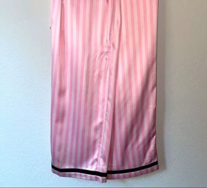 Victoria’s SEcret Signature Strips Pants