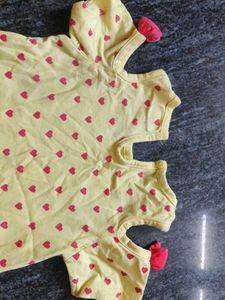 Price Drop!Babyhug Girls Stylish T-shirt 6-9 Month