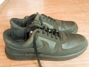 NIKE AIR FORCE 1 BLACK SNEAKERS
