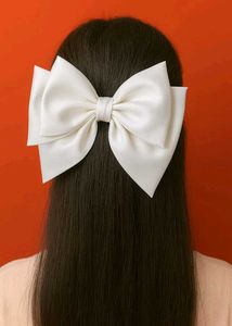 Elegant White Bow Hair Clip