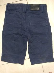 UNITED COLOURS OF BENETTON BOYS BLUE SHORTS.