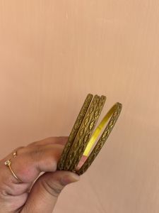 Mehendi Color Full Bangles Set
