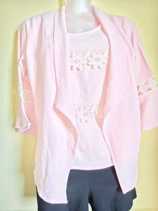 BOGO🎁Buy One Get 1 Free🎁 Pink Top Size M