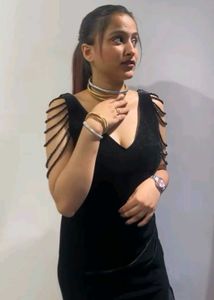 Elegant Black Maxi Dress with Thigh Slit