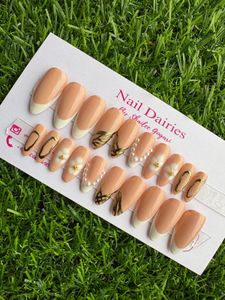 Press-On Nail Set
