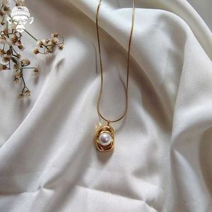 Pearl Pendant Necklace