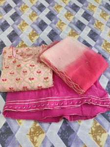 Elegant Pink Embroidered Kurta
