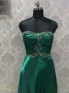 Emerald Green Evening Gown💚🦋🎀