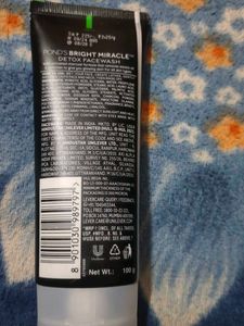 Pond&#39;s Detox Facewash