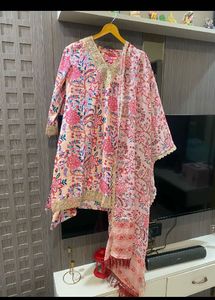 Elegant Floral Print Kurta Set