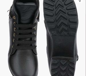 BOOTS 👠 FOR WOMEN ......