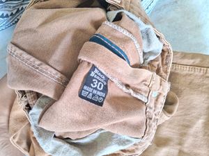 BROWN JEANS
