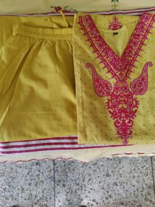 Meena bazaar Embroidered Kurta With Pant